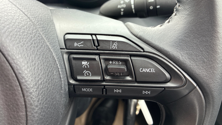 Toyota Yaris 1.5 Hybrid Design 5dr CVT Hybrid Hatchback